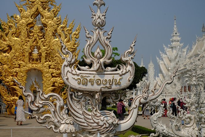 Read more about the article CHIANGRAI 1 DAYS TOUR ( Chiang Rai Temples: Private Tour from Chiang Mai)