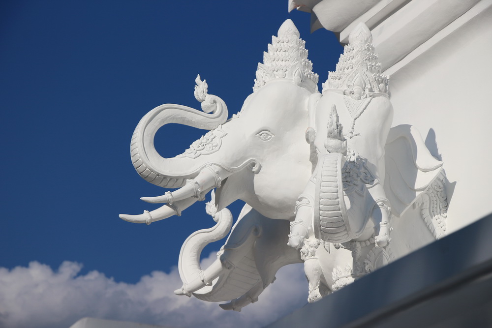 Read more about the article White Temple Chiangmai “Wat Aranyawat” (Wat Ban Pong)
